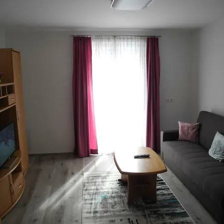 Fill Apartment *